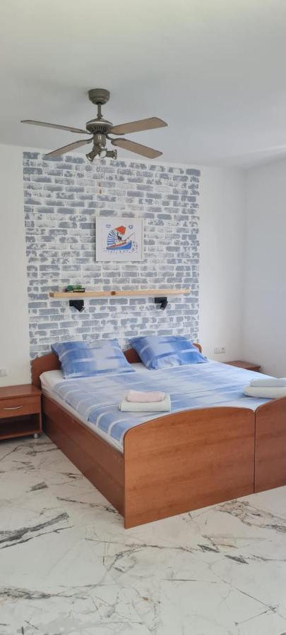 Apartmani Centar Seline Paklenica Exterior photo