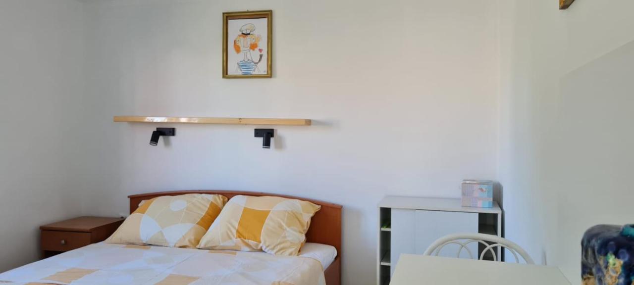 Apartmani Centar Seline Paklenica Exterior photo